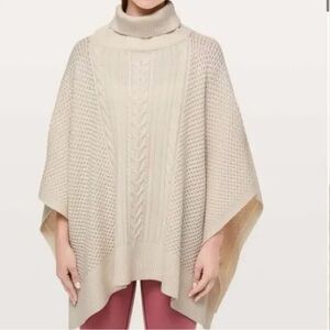 LULULEMON Rolling in the Warmth Poncho
Merino Wool Turtleneck Angel Wing Size OS